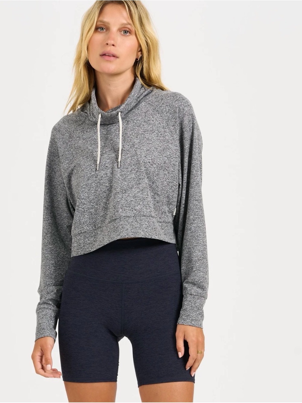 Vuori Halo Crop Funnel Neck